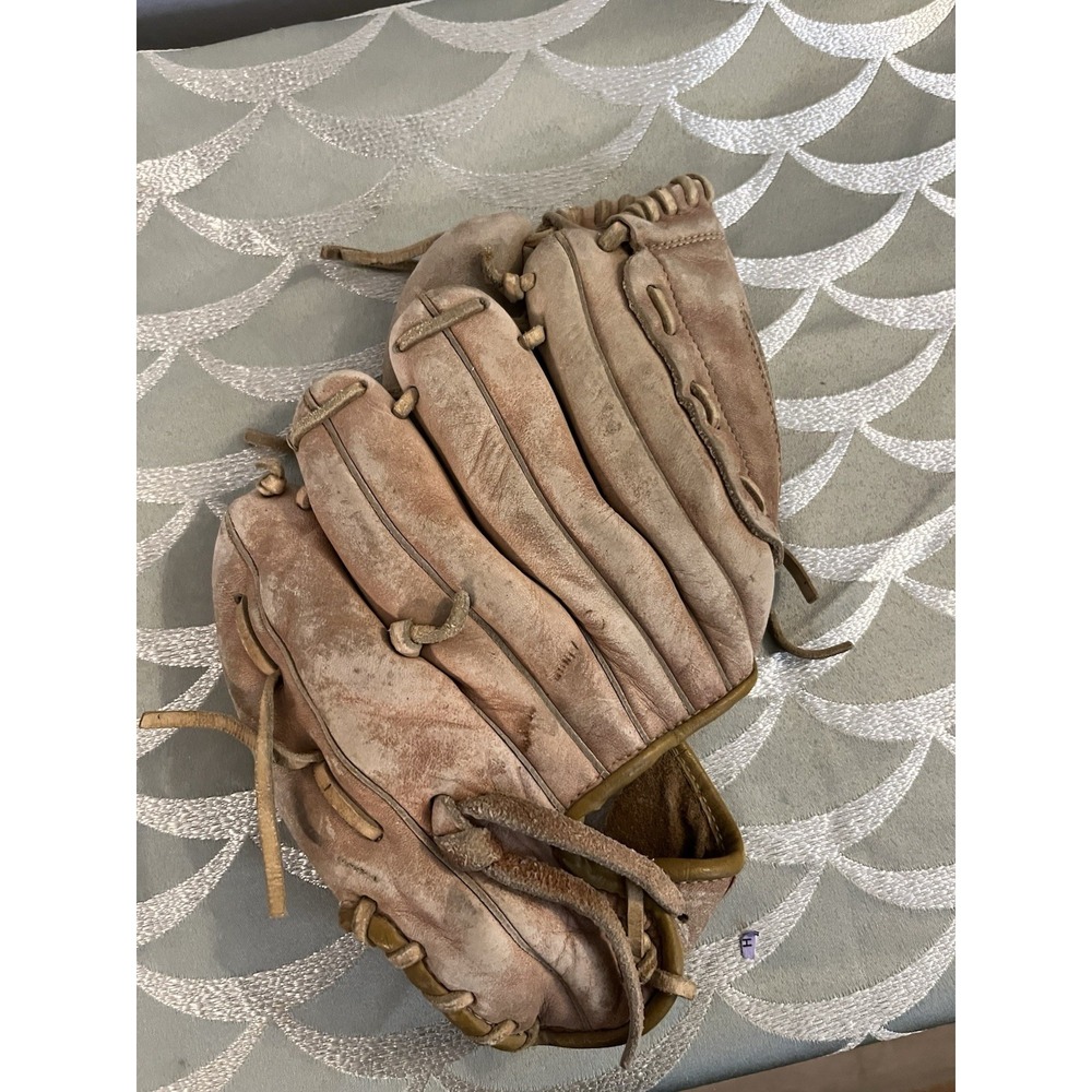 Vintage HUTCH Play-Master Model 30 Leather Baseball Left Glove (For RH Throwers) - Picture 4 of 10